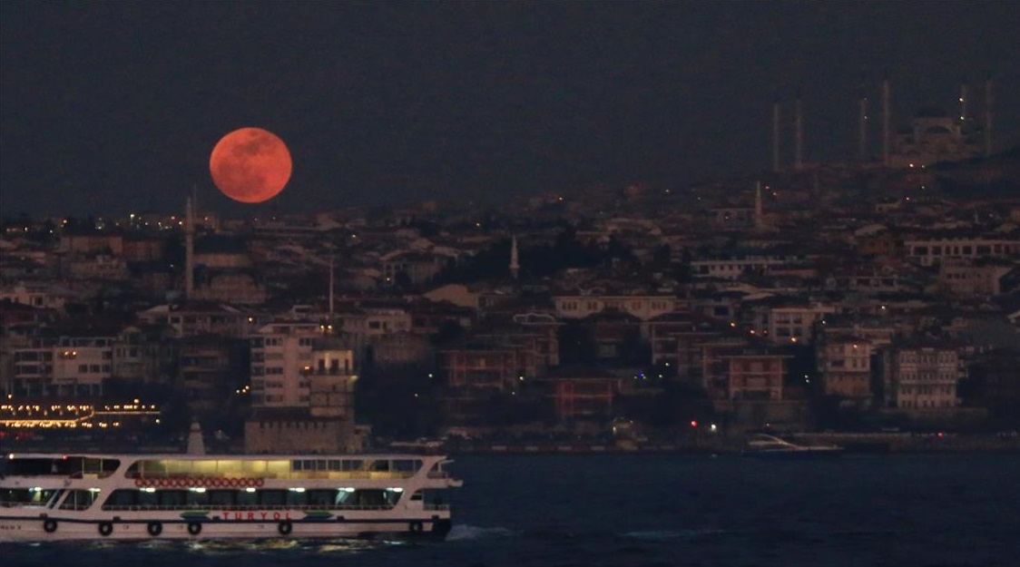 Süper Mavi Kanlı Ay'dan muhteşem kareler